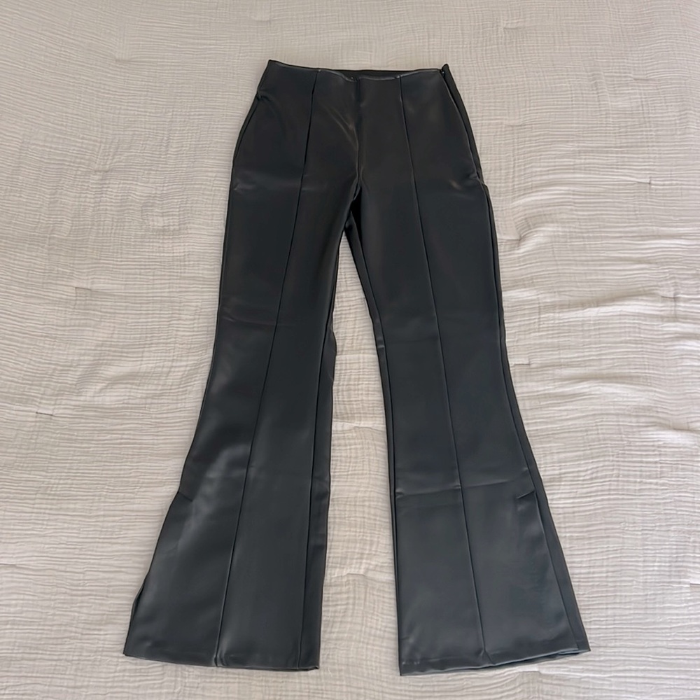 NWT Abercrombie & Fitch Black Vegan Leather Split-Hem Flare Pants | Small Short